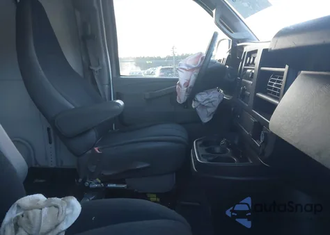 2019 Chevrolet Express 2500 Work Van z USA, uszkodzony, nr VIN 1GCWGAFG7K1208860